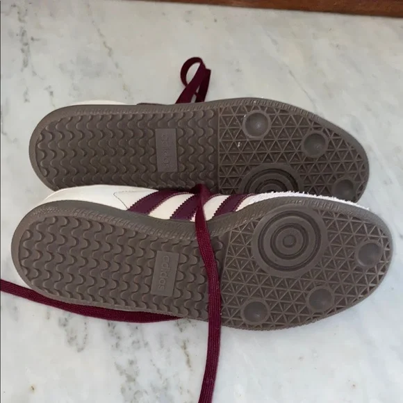Adidas Samba OG "Wonder White/Maroon" sneakers. Women’s Size 8. WORN ONCE. - Picture 7 of 7